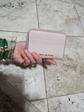 Michael Kors Jet Set Travel Medium Zip Around Card Wallet